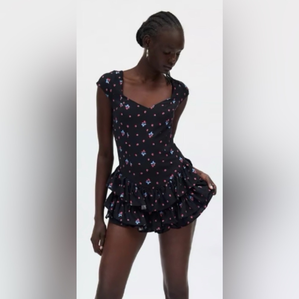 Urban Outfitters CottageCore Kimchi Blue Waverly strawberry Mini Romper Small/P